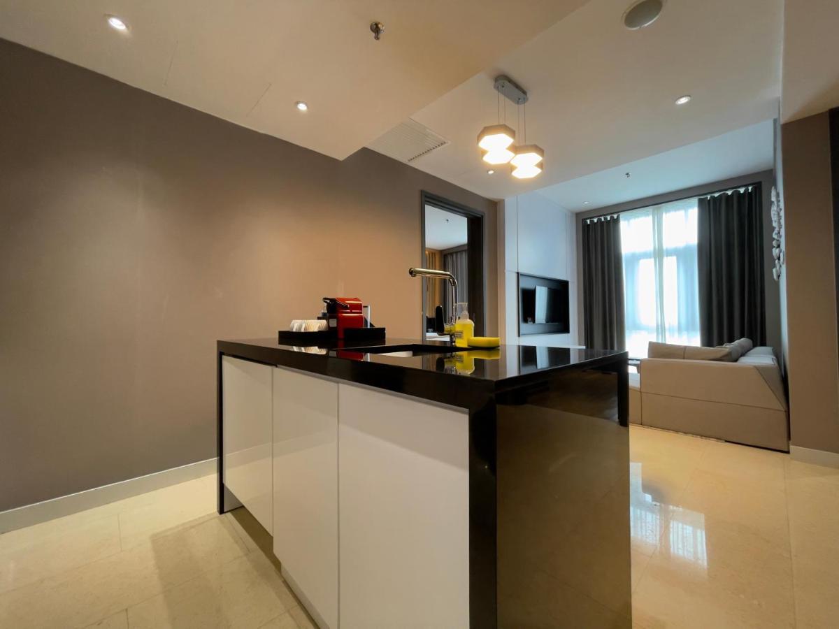 Fraser Place Puteri Harbour Nusajaya (Iskandar Puteri) Exterior foto A kitchen island in a condominium