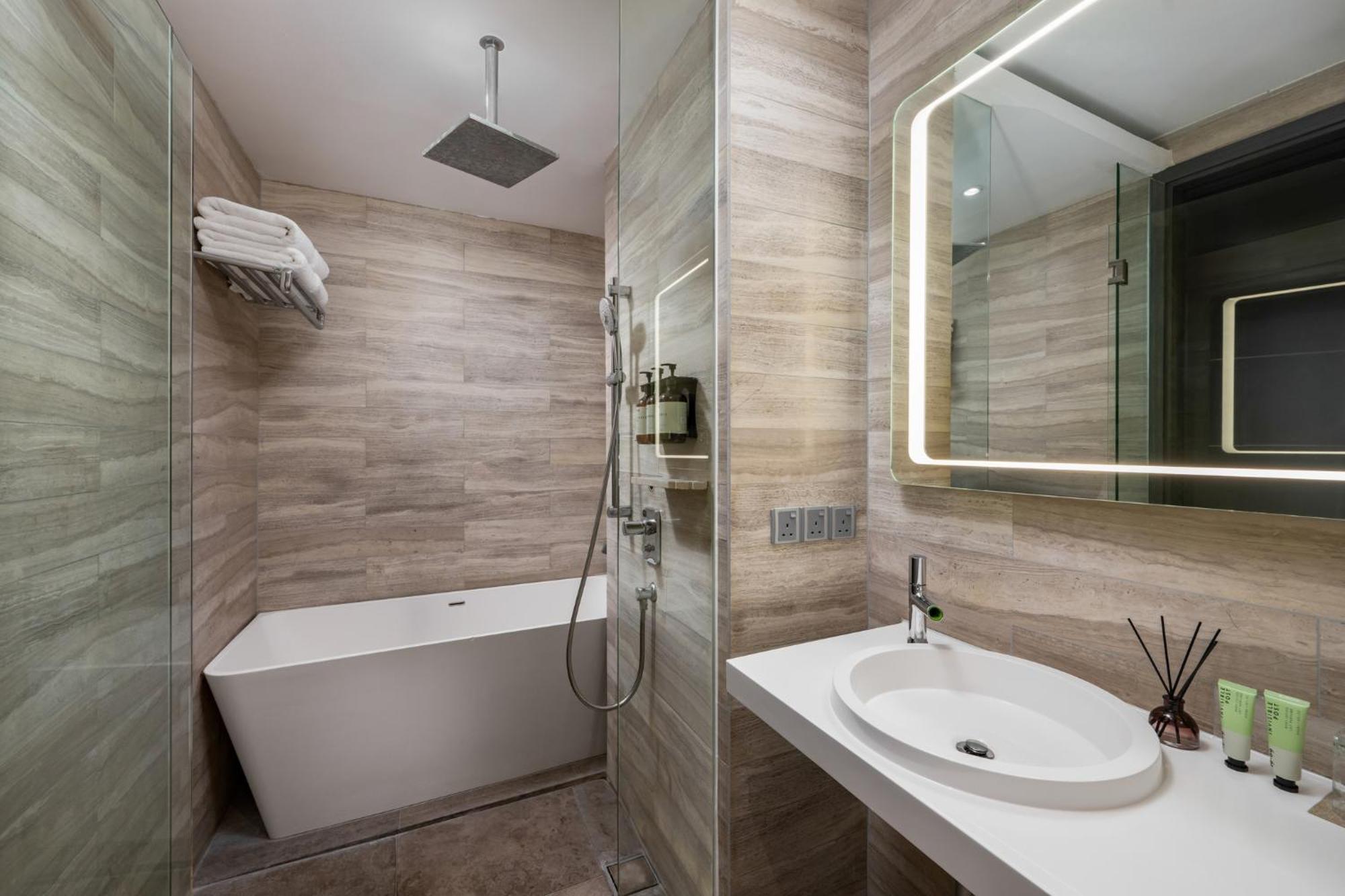 Fraser Place Puteri Harbour Nusajaya (Iskandar Puteri) Exterior foto Bathroom