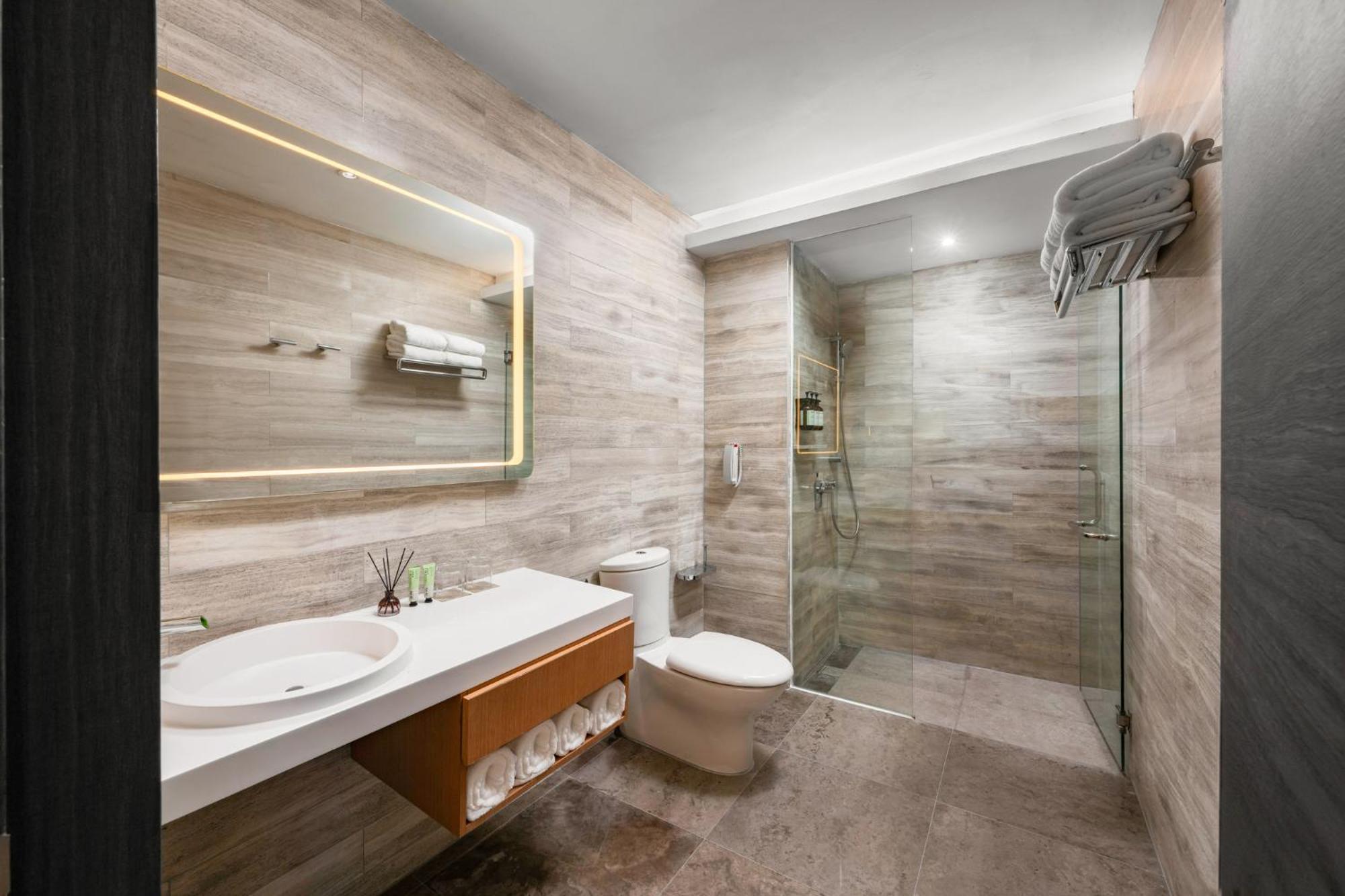 Fraser Place Puteri Harbour Nusajaya (Iskandar Puteri) Exterior foto Bathroom