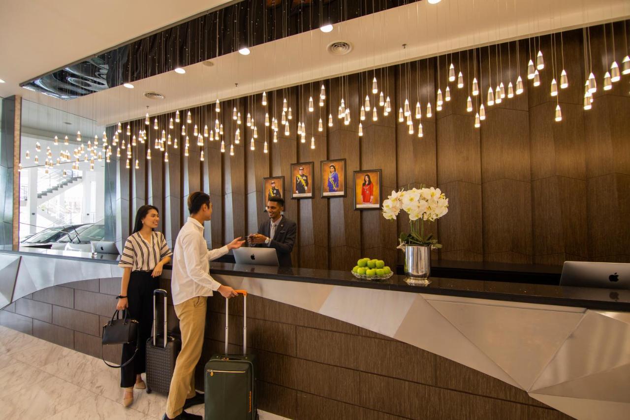 Fraser Place Puteri Harbour Nusajaya (Iskandar Puteri) Exterior foto The lobby of the hotel